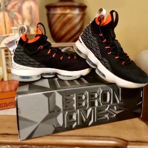 Nike LeBron XV